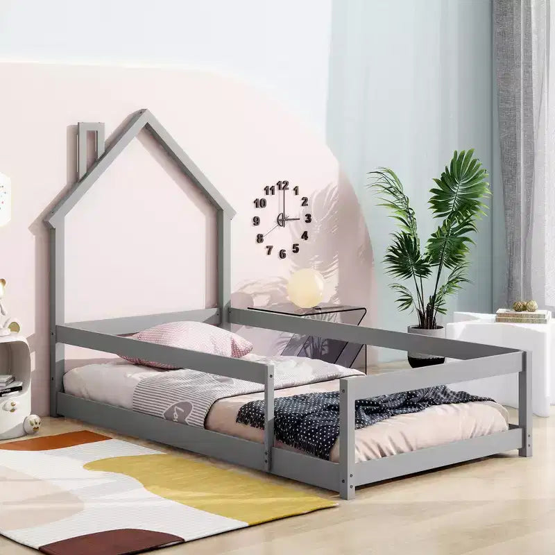 Lit de sol avec tête de lit cabane pour enfant, taille double, avec barrières de sécurité