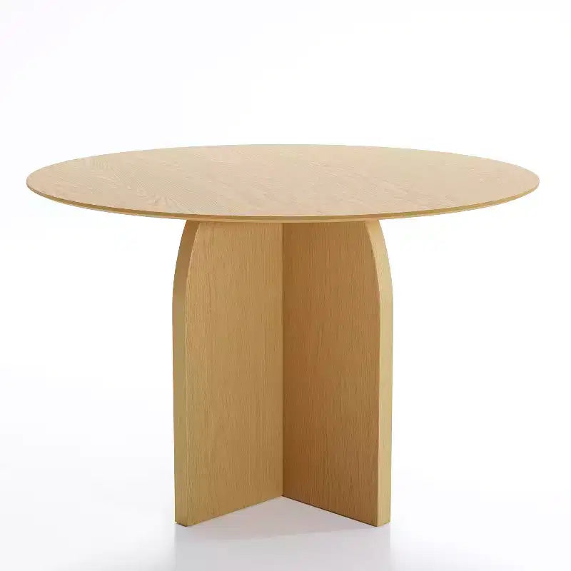 Table à manger ronde en bois massif avec finition naturelle et pieds arqués élégants
