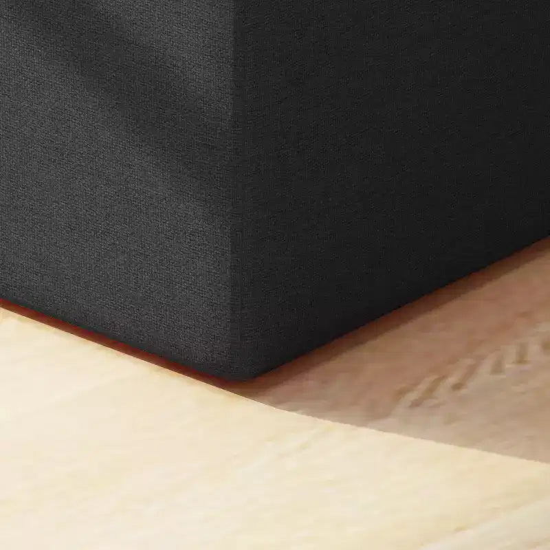 Pouf carré capitonné en tissu contemporain