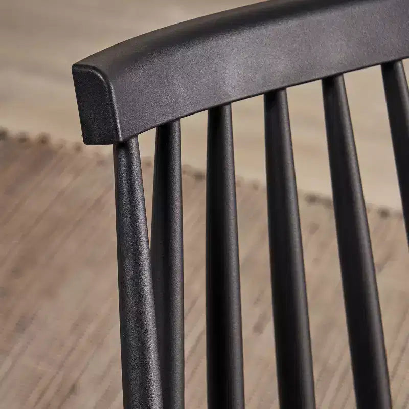 Chaises de salle à manger en plastique à dossier fuseau de style ferme